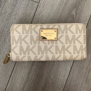 Michael Kors wallet